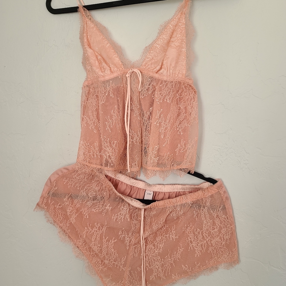 Lacy bottom and top lingerie set